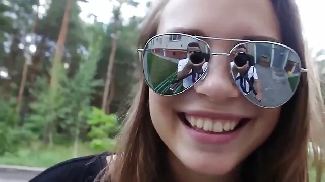 ความงามสีน้ำตาลขายาว Lindsey วิดีโอ โป๊ ฟรี Meadows fucks หีของเธอกับ dildo