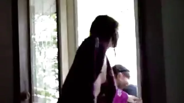 เงี่ยน ขั้นตอน พ่อ ตื่นขึ้นมา หวาน วัยรุ่น Dakota Bleu วิดีโอ หนัง โป และ fucks เธอ แน่น pussy