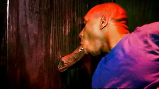 Horn-mad Lana S วิดีโอ โป๊ ภาพ คม ชัด fingerfucks หีเปียกของเธอในห้องนั่งเล่น