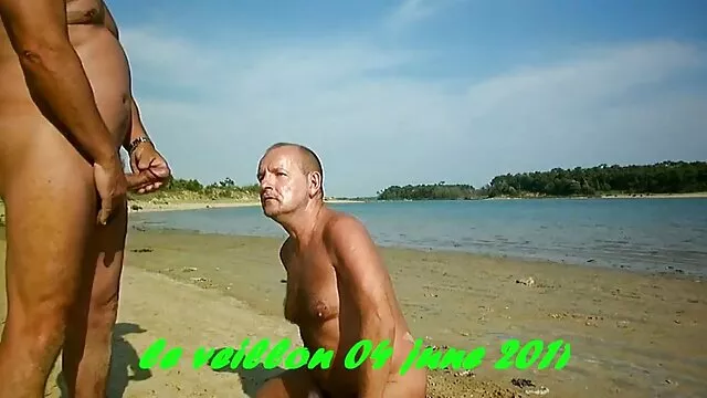 Freaky วิดีโอ โป็ light haired slut enjoyed hot fetish sex with her stud in bedroom