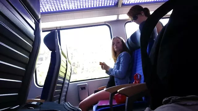 ผู้หญิงเลวสีน้ำตาลโง่ วิดีโอ หนัง โป๋ Tessa Taylor fucks และโดนหน้า